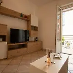 Apartman Ilaria House - 10 Min Dal Centro Di *