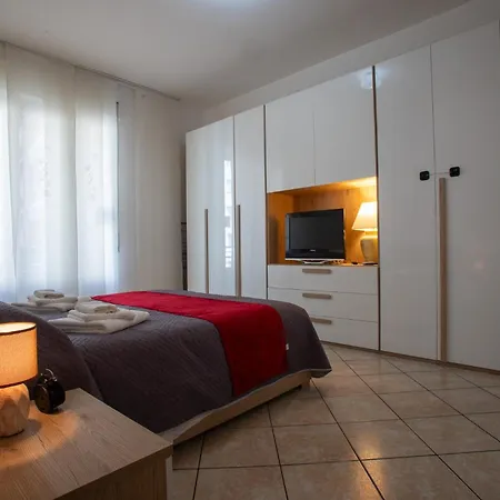 Apartman Ilaria House - 10 Min Dal Centro Di *