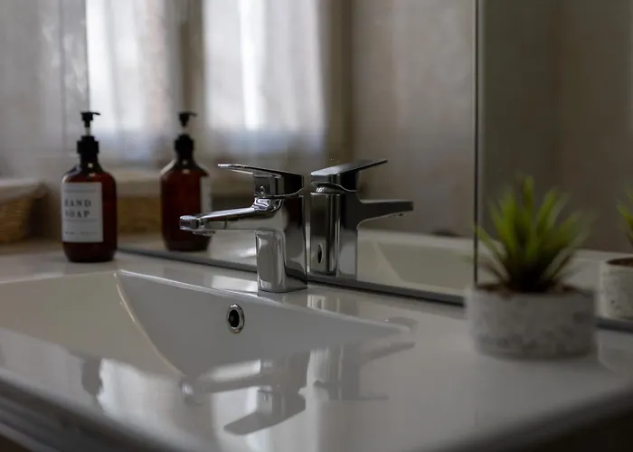 Ilaria House - 10 Min Dal Centro Di Apartamento Como