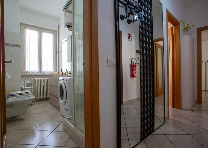 Ilaria House - 10 Min Dal Centro Di