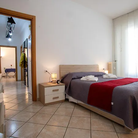 Ilaria House - 10 Min Dal Centro Di Διαμέρισμα Όπως