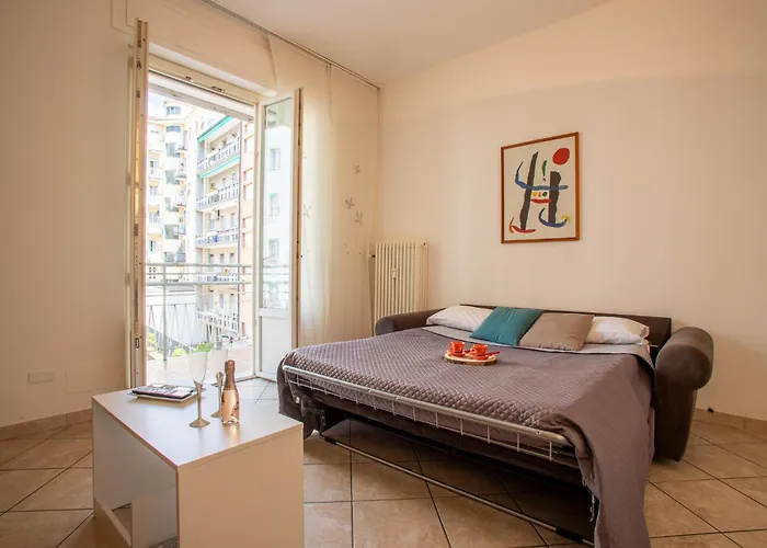 Ilaria House - 10 Min Dal Centro Di Apartament