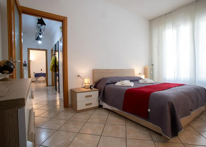Ilaria House - 10 Min Dal Centro Di Apartament Como