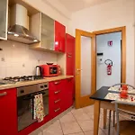 Lägenhet Ilaria House - 10 Min Dal Centro Di *